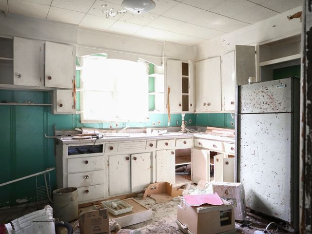kitchen-bathroom-clearance-1