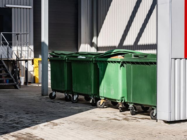 bin-emptying-4